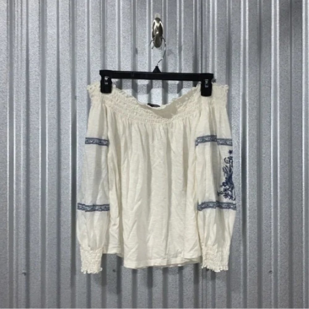 Embroidered Cold Shoulder Top - Picture 3 of 4